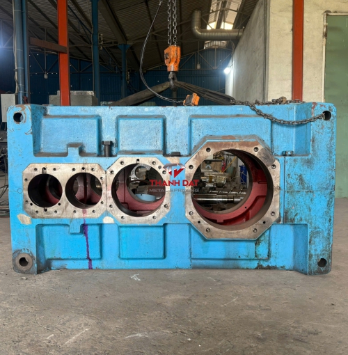 Phun phủ phục hồi gối đỡ bạc đạn hộp số ngành xi măng